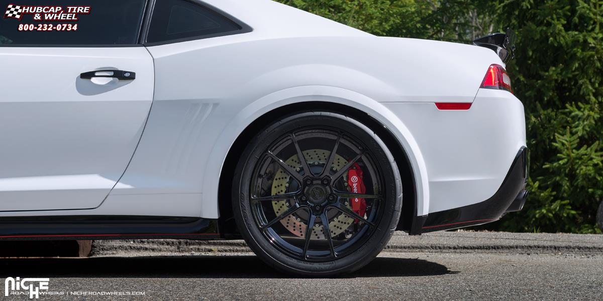 vehicle gallery/chevrolet camaro niche grand prix 20x10  Gloss Black wheels and rims